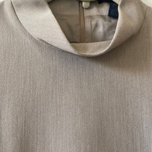 MODERN CLASSIC Ann Taylor 2-Piece Taupe Suit S 10 - Picture 2 of 6